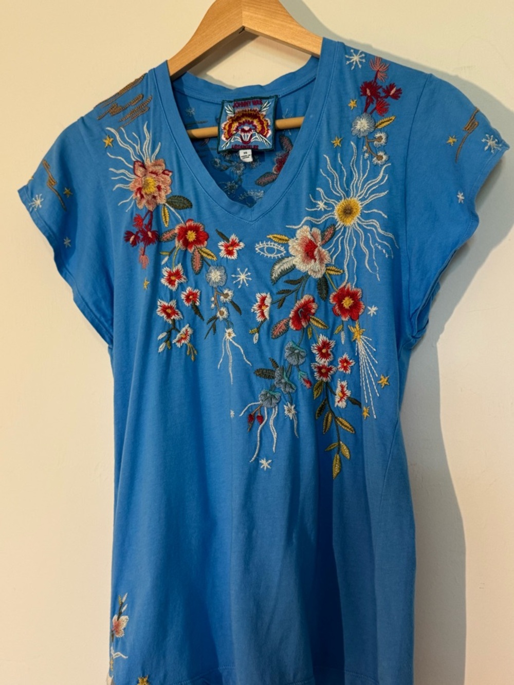 Johnny Was Lissa Flutter Sleeve Tee Blue Embroidered - Size XS - Picture 7 of 13
